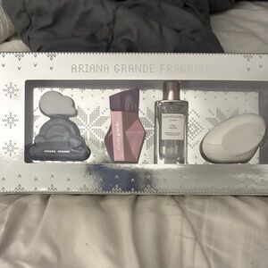 Ariana Grande Fragrance Set - Pink, Silver, and White